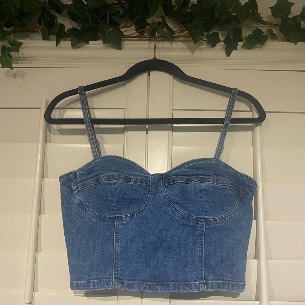 Bombshell crop top